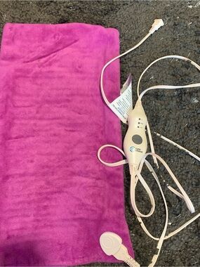 & Other Stories Pink Electric Heating Pad with Controller